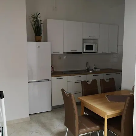 Διαμέρισμα - Comfort Two-bedroom D8 Λομπάρδα