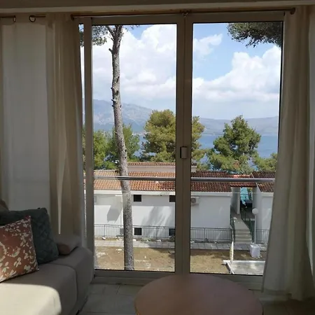- Comfort Two-bedroom D8 *